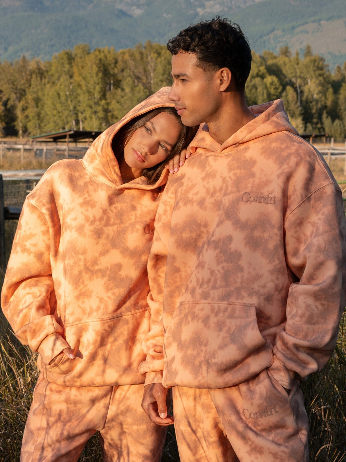 Minimalist Hoodie – Mega