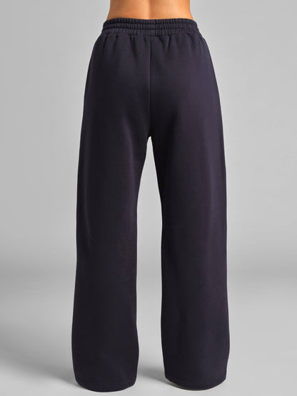Minimalist Straight Leg Sweatpants – Short
